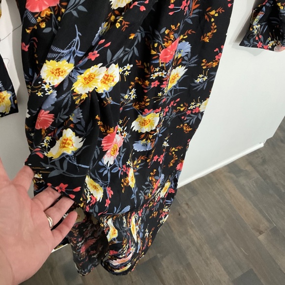 NWOT floral wrap style dress - Picture 10 of 10